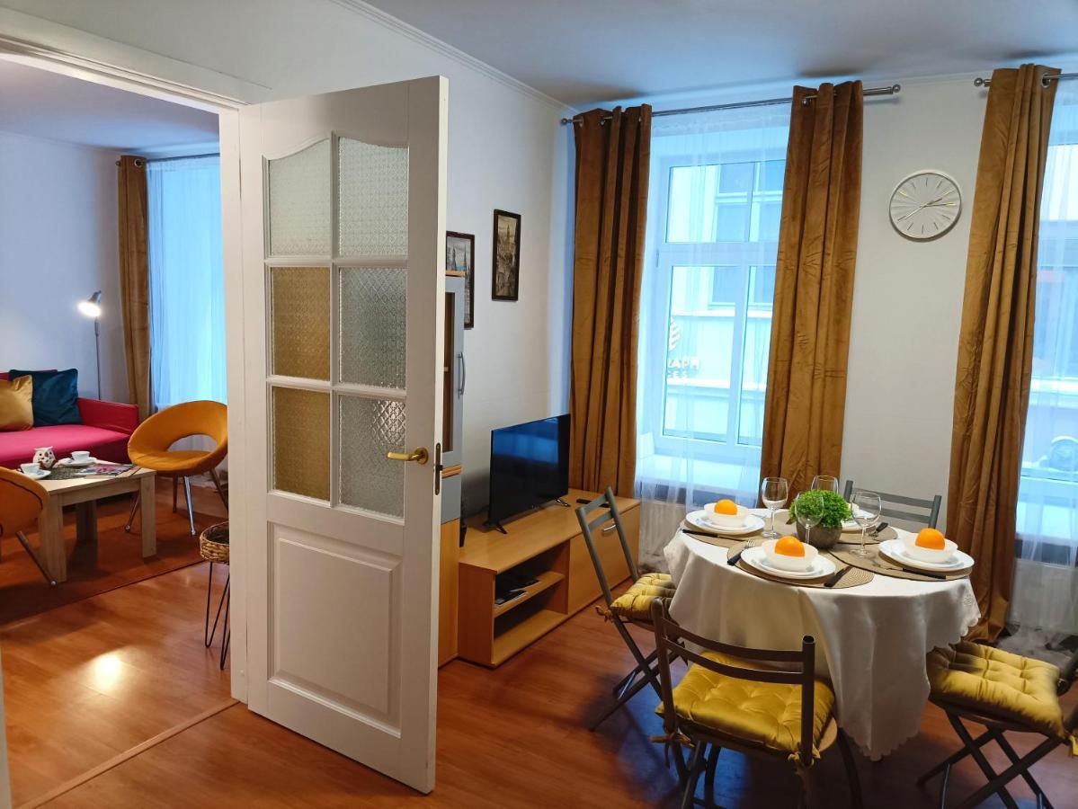Old Town Sunny Bee Apartment Prime Location Рига Екстер'єр фото